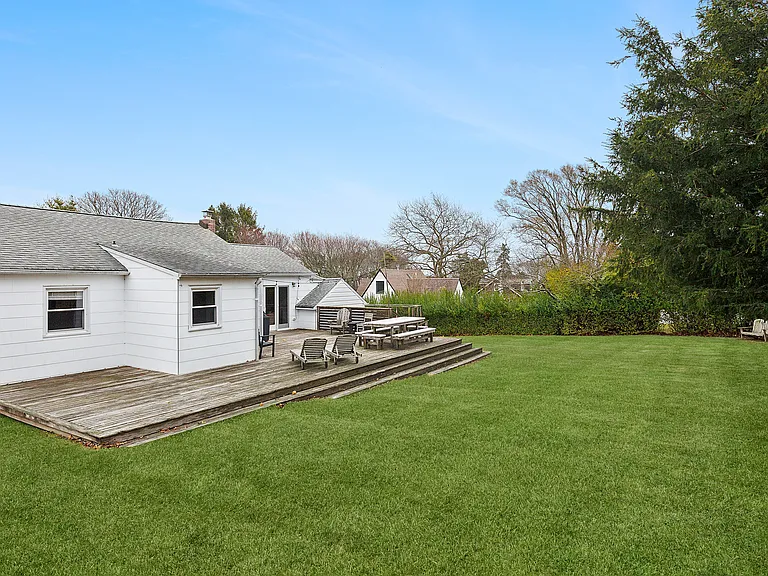 33 S Delrey Rd — Photo 2