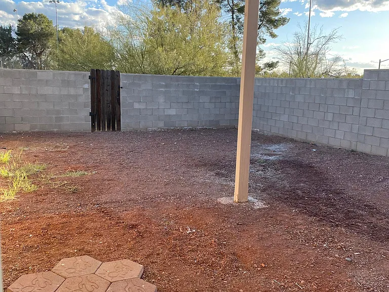 8820 E Arbor St — Photo 12