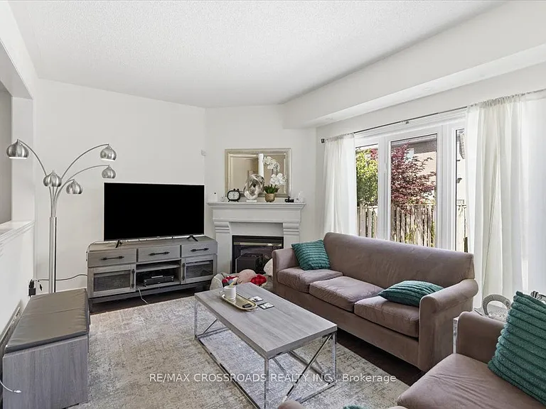 8 Culver Ln — Photo 14