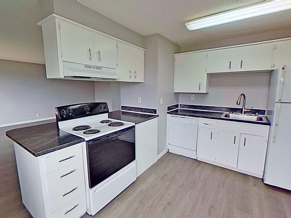 2nd image of 7415 S Prospect St APT 3