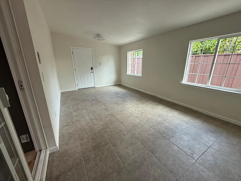 170 S Gadsden Dr — Photo 10
