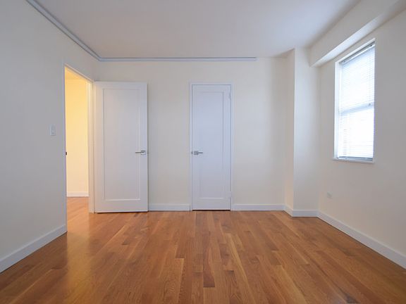 The Grand - Bedroom - B Line