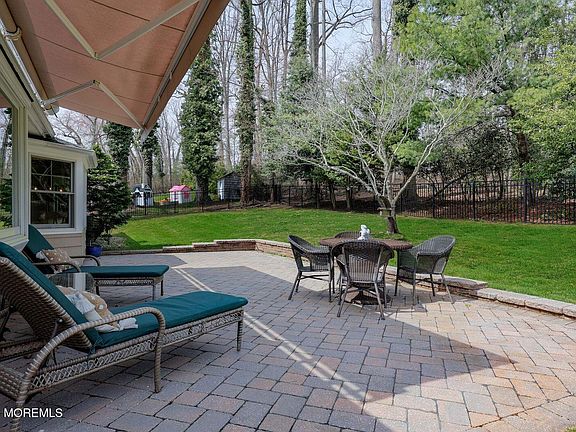 3rd image of 220 Dwight Road