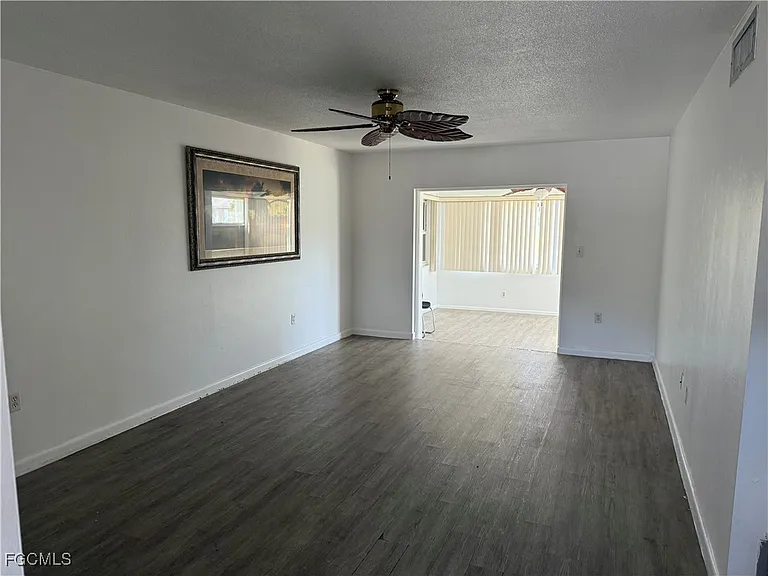 738 Joel Blvd — Photo 5
