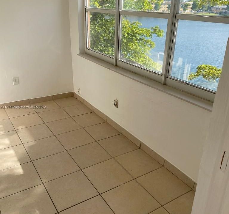 1st image of 18900 NE 3rd Ct APT 535
