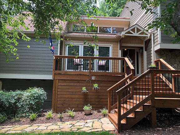 2nd image of 3627 Candlewood Way NE