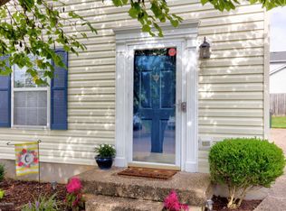 3903 Mimosa View Dr, Louisville, KY 40299