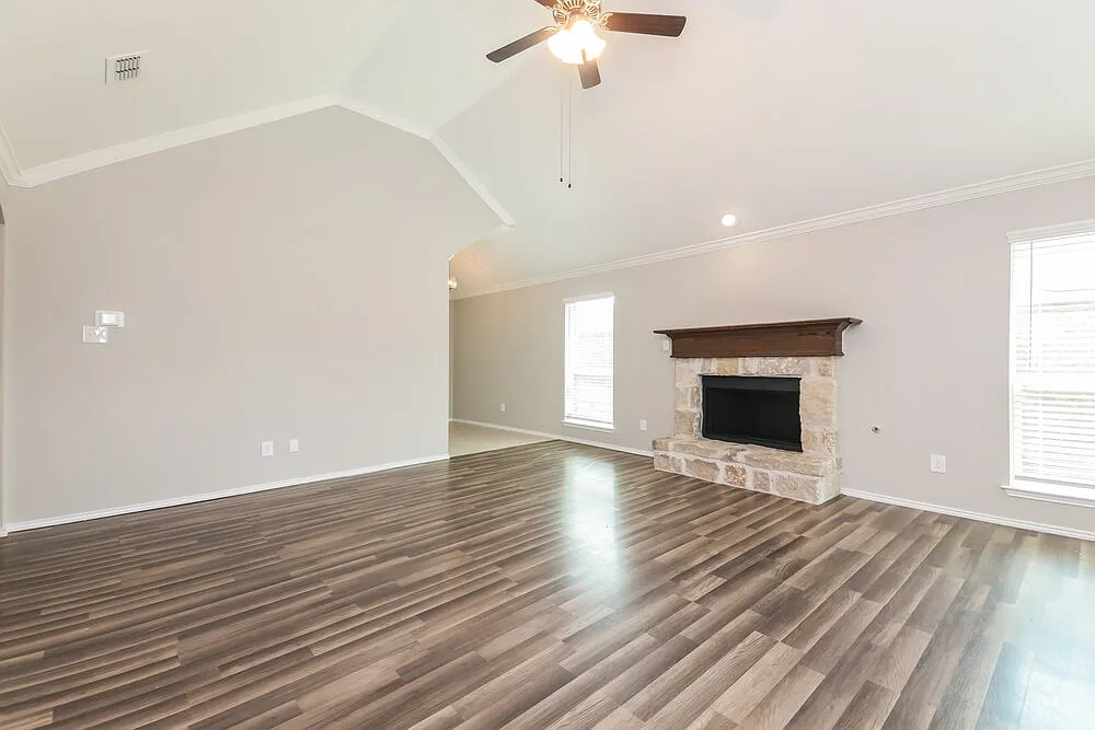 4 bed, 2.0 bath, 1741 sqft, $2,225 — Photo 3