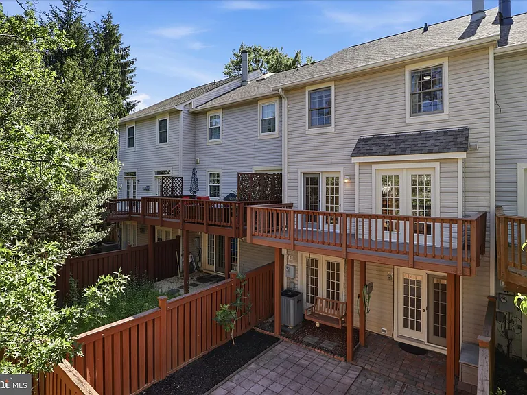 3946 Valley Ridge Dr — Photo 16