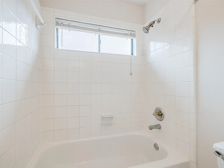 5706 Cielio Bay Ct — Photo 40