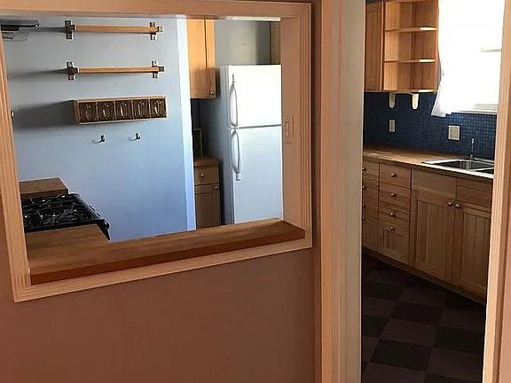 5th image of 10957 Pickford Way