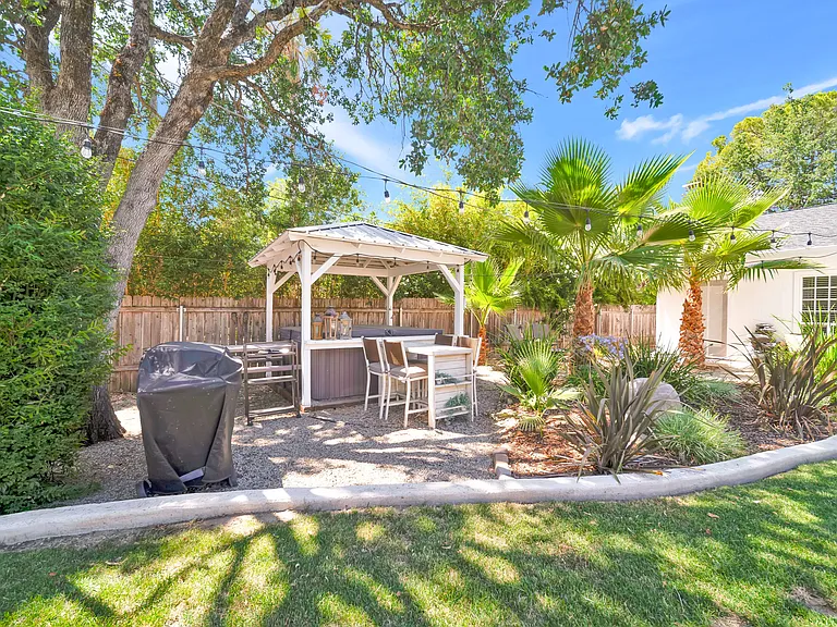3075 Forest Hills Dr — Photo 10