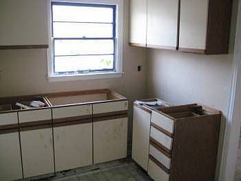 2nd image of 705 E Stewart St