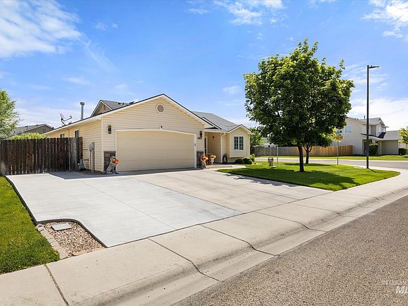 2nd image of 5401 Barkley Way