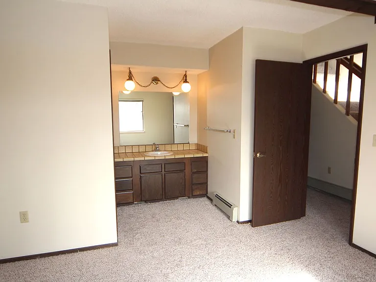 830 Oriole Way #23 — Photo 9