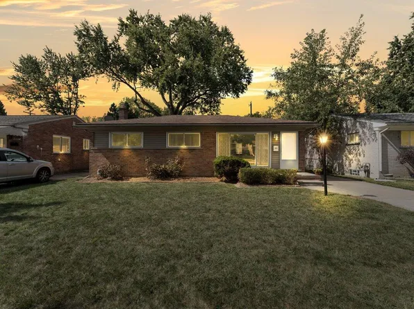 18693 Lexington, Redford, MI 48240