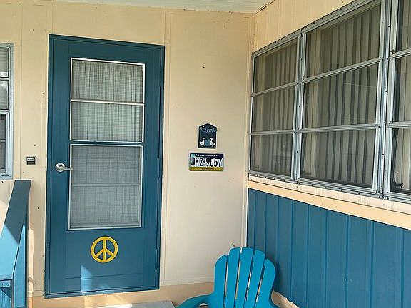 3rd image of 729 Satsuma St