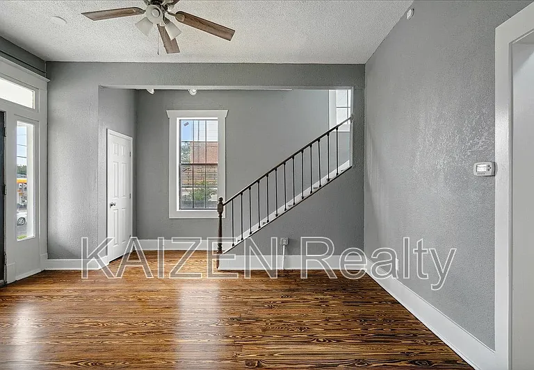 156 N Tucker St — Photo 21
