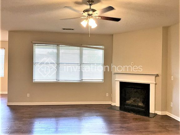 3rd image of 600 Sturbridge Ct