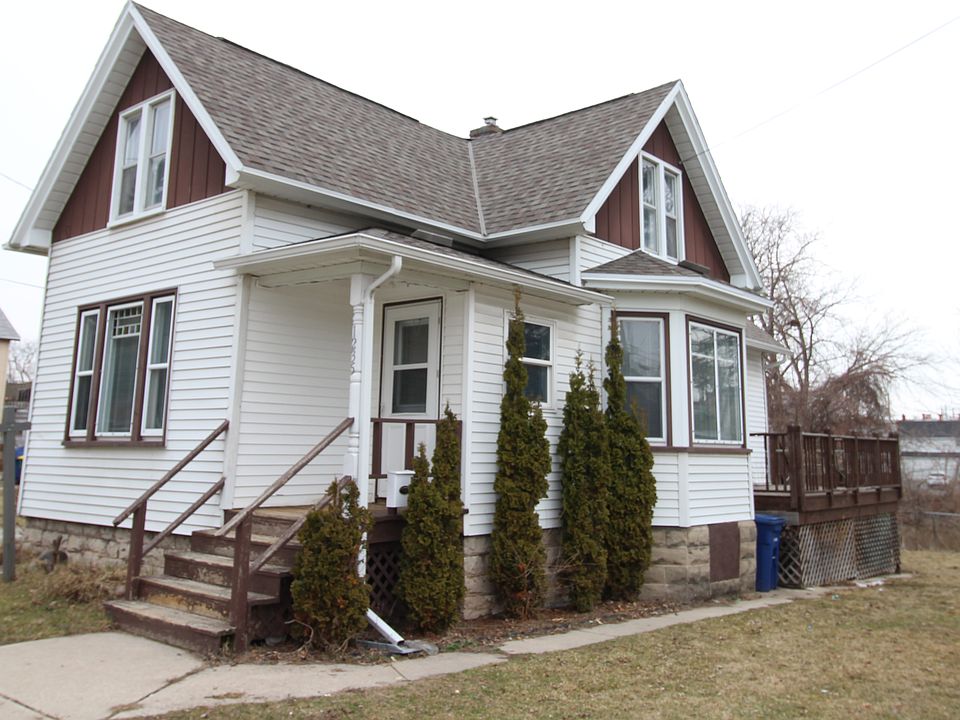 1st image of 1235 Saint Clair St