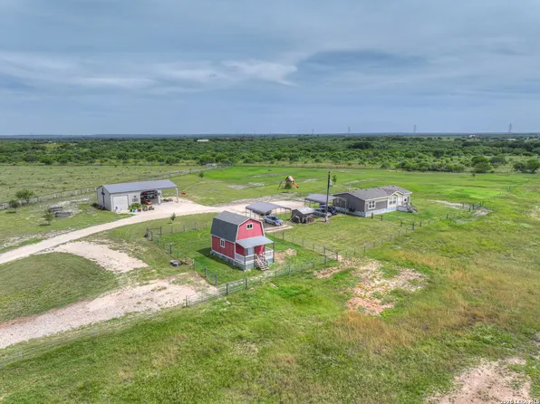 2007 LEISSNER SCHOOL RD, Seguin, TX 78155