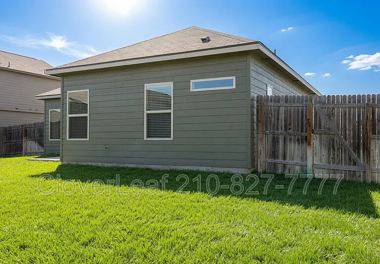524 Willow Valley St — Photo 32