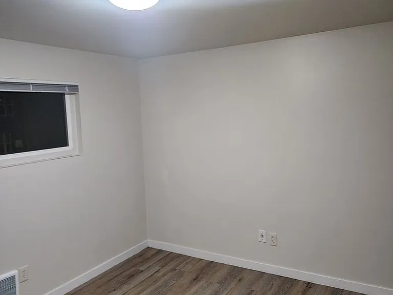 2620 E Cherry St — Photo 9