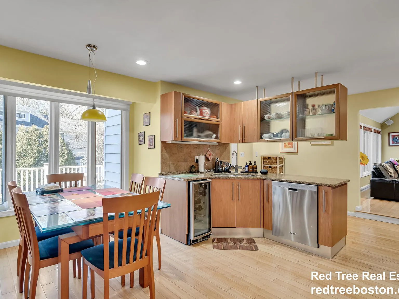 5 bed, 4.5 bath, 3600 sqft, $10,000 — Photo 2