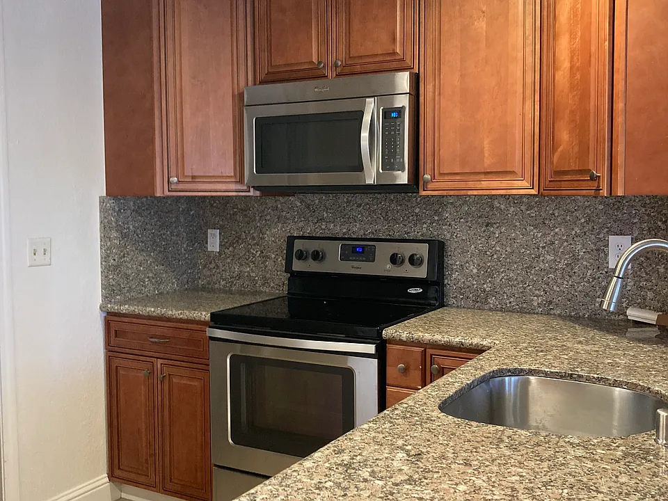 24552 Long Ct