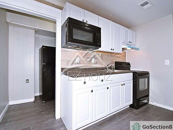5th image of 311 Pine St