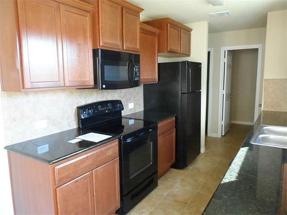 5th image of 211 Adriana Ln