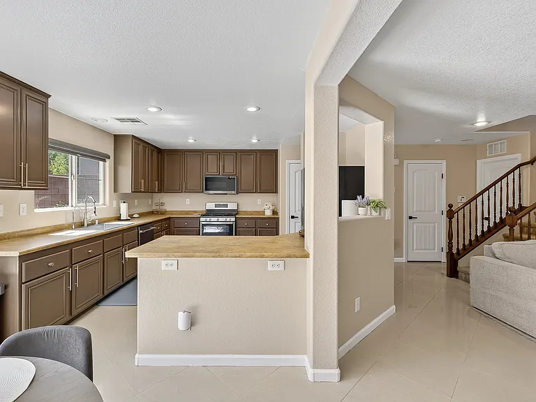 10847 Iona Island Ave — Photo 9