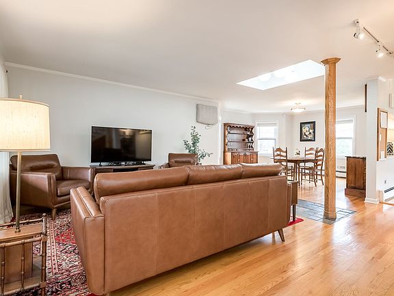 3rd image of 419 N Taylor Ave