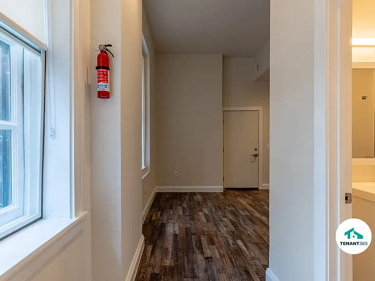 8 E Fayette St #404 — Photo 14
