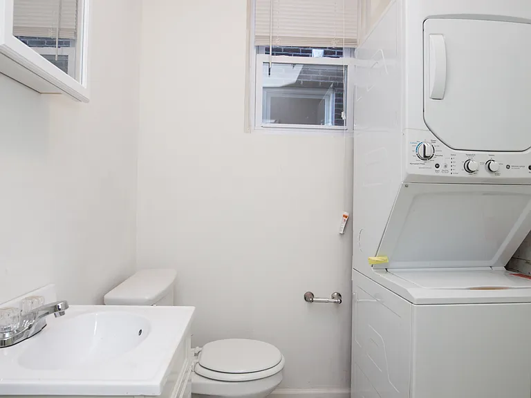 2731 Brown St #2F — Photo 6