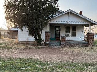 404 W C St, Olustee, OK 73560