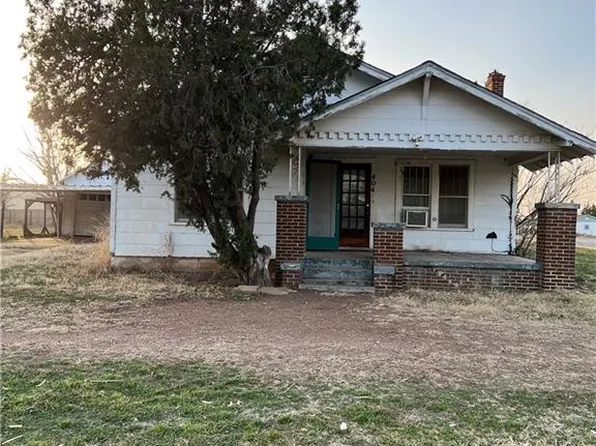 404 W C St, Olustee, OK 73560