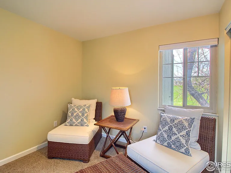 855 W Moorhead Cir — Photo 20