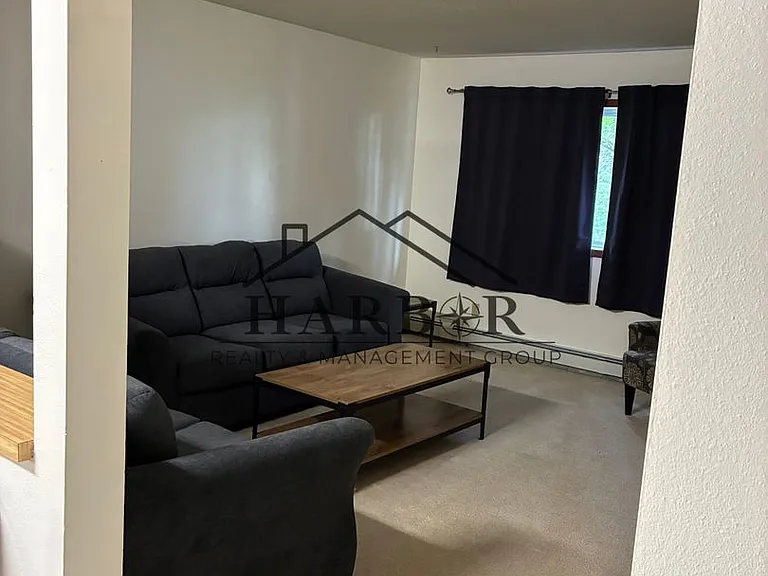 Valley View Apartments — Photo 28
