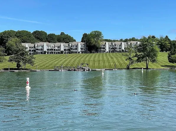130 Sailors Cove Dr Unit 1303, Moneta, VA 24121