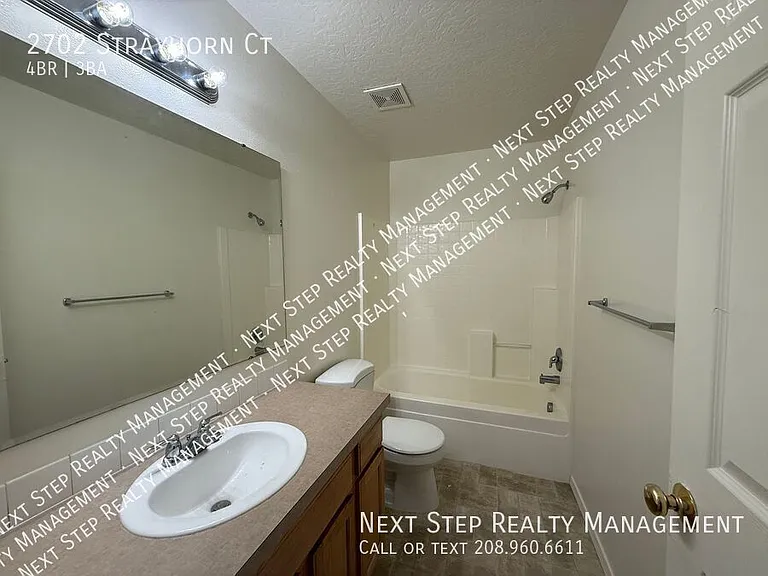 2702 Strayhorn Ct — Photo 14