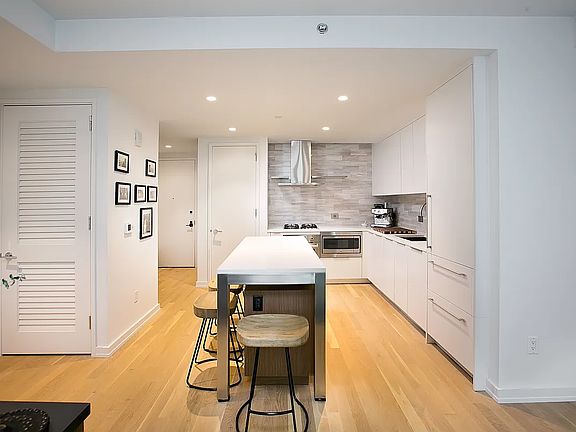 3rd image of 234 E 23rd St APT 6B