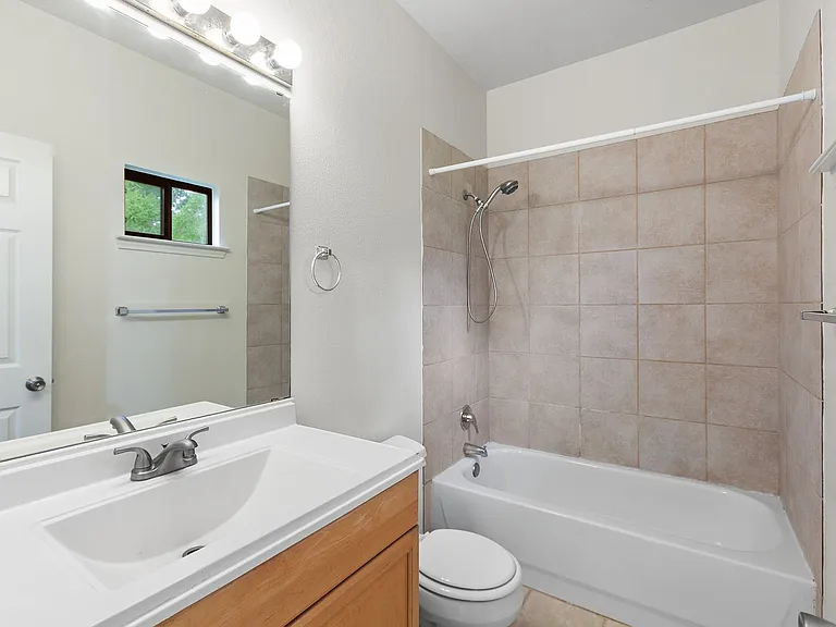 1103 Advance St — Photo 23