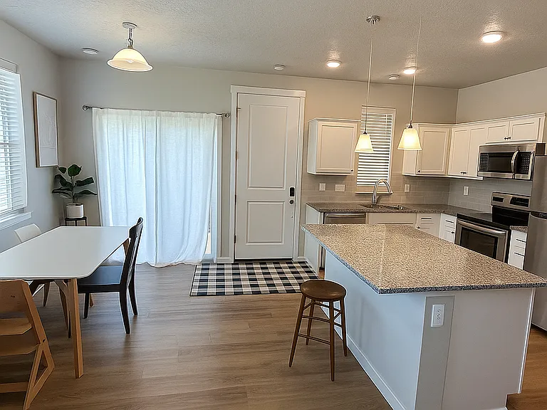 2329 E Spice Loop — Photo 3