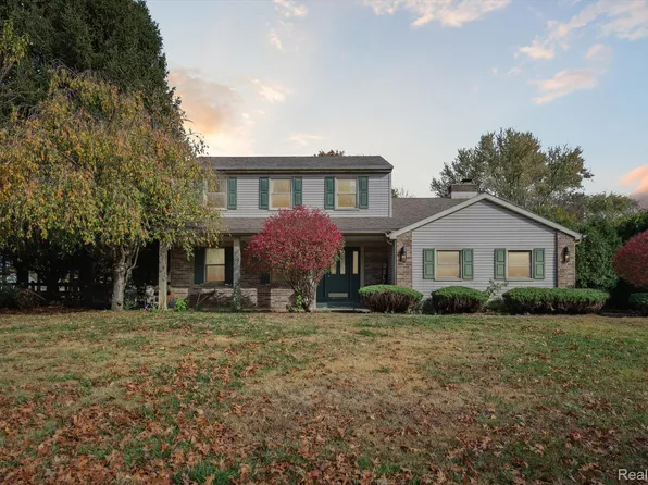 6448 Lawnsdale Dr, Temperance, MI 48182