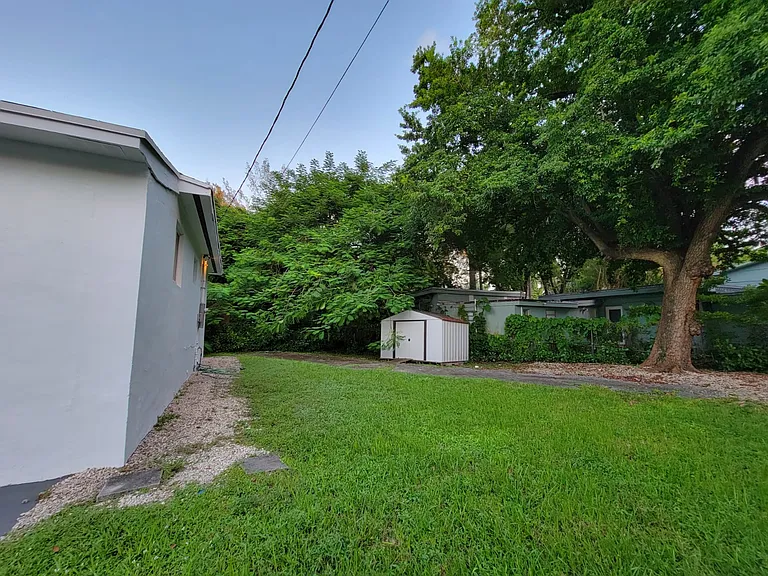 6515 NW 1st Pl — Photo 11