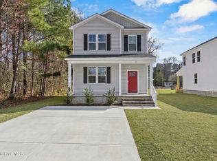 709 W Hayes St, Burgaw, NC 28425