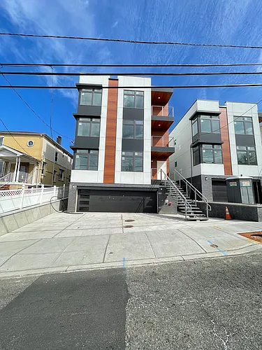 1326 46th St #2 Photo 1
