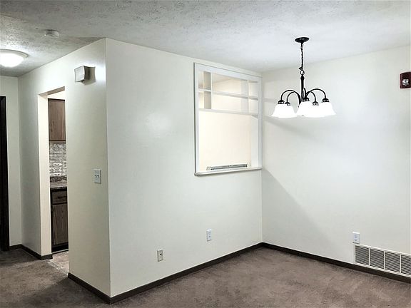 4th image of 2801 Emerson Ave #7