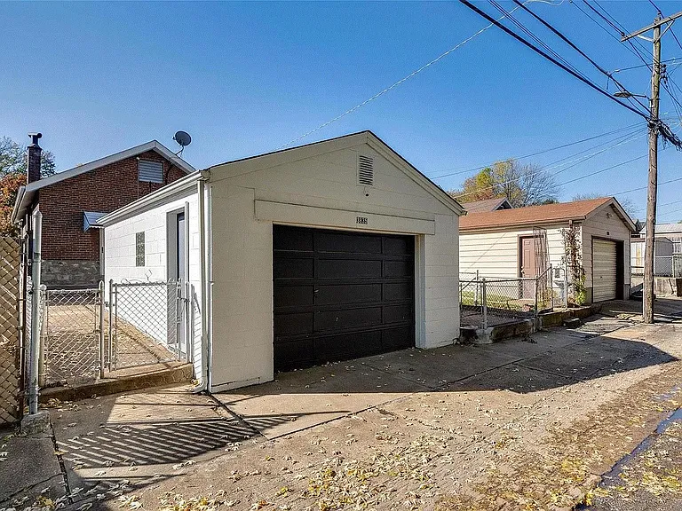 3835 Burgen Ave — Photo 25
